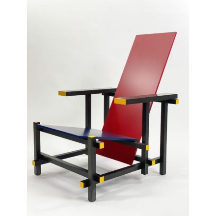 Red and Blue Chair by Gerrit Rietveld